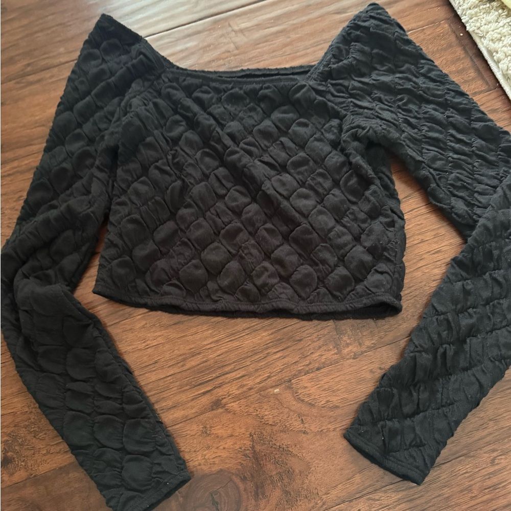 Maeve Long-Sleeve Modern Popcorn Crop Top - Picture 4 of 4